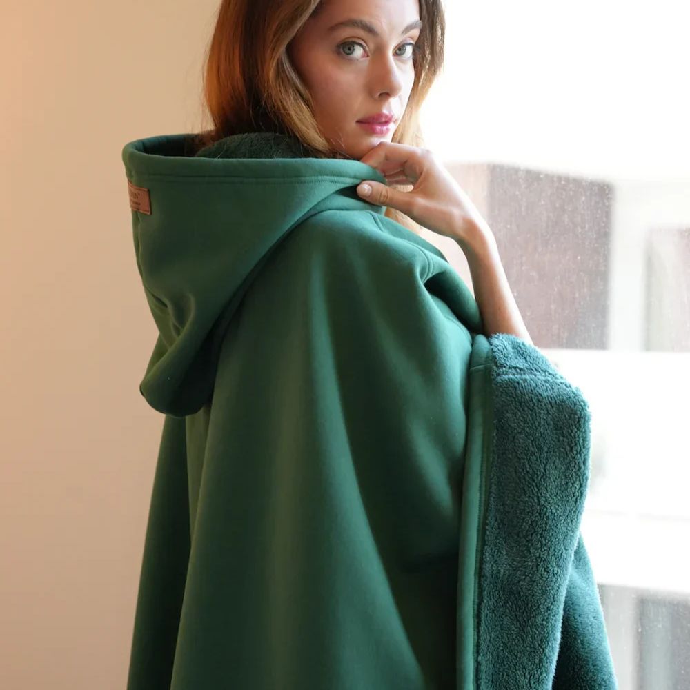 Unisex Oversized Hoodie Blanket | Cosy Autumn & Winter Comfort