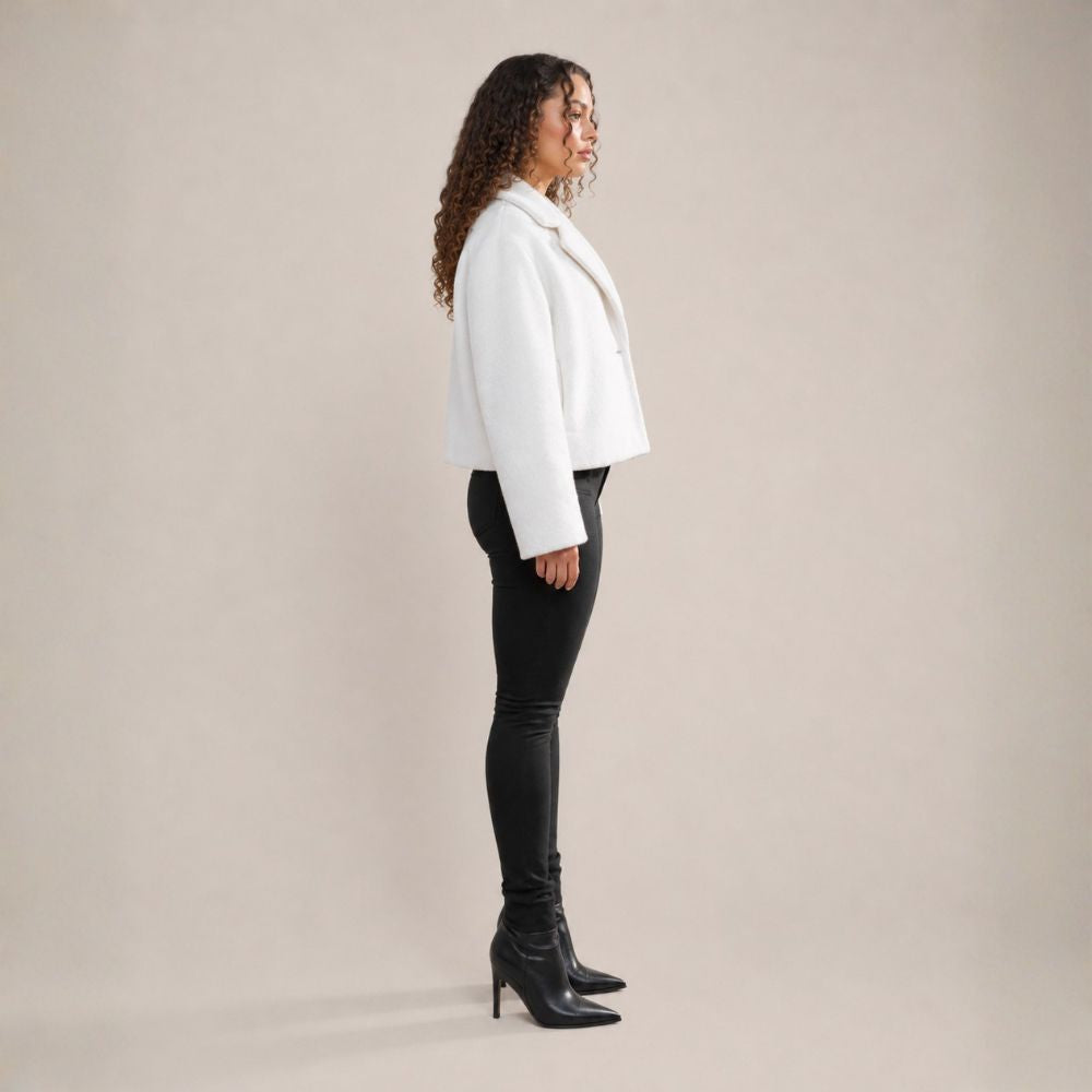 Women’s Jacket Lapel Collar & Gold-Colored Buttons | Autumn Wear