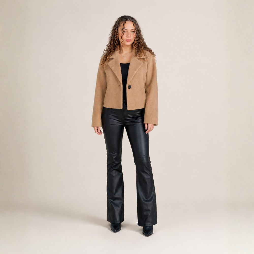 Women’s Jacket Lapel Collar & Gold-Colored Buttons | Autumn Wear