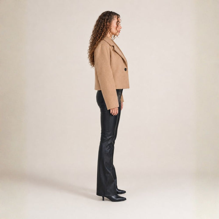Women’s Jacket Lapel Collar & Gold-Colored Buttons | Autumn Wear