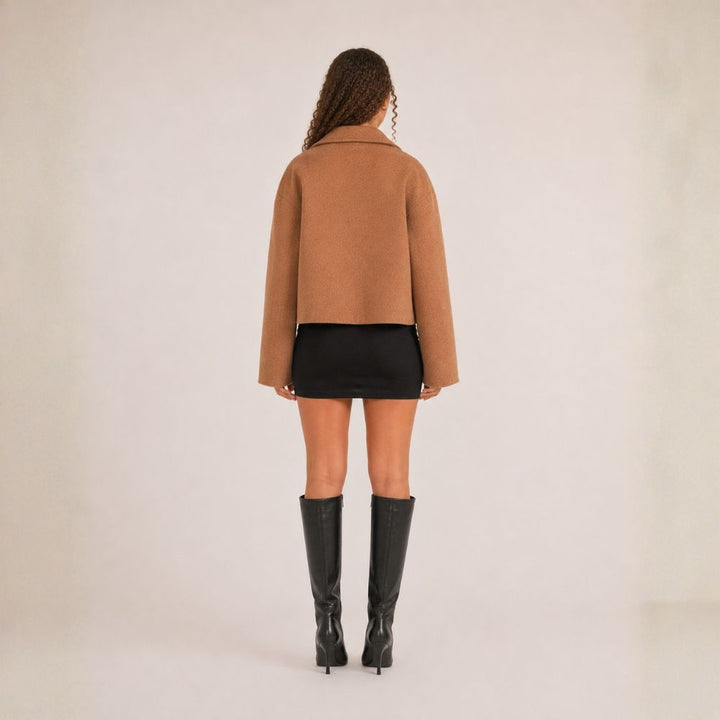Women’s Jacket Lapel Collar & Gold-Colored Buttons | Autumn Wear