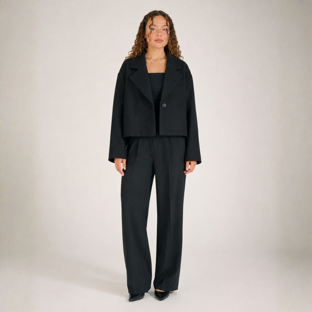 Women’s Jacket Lapel Collar & Gold-Colored Buttons | Autumn Wear