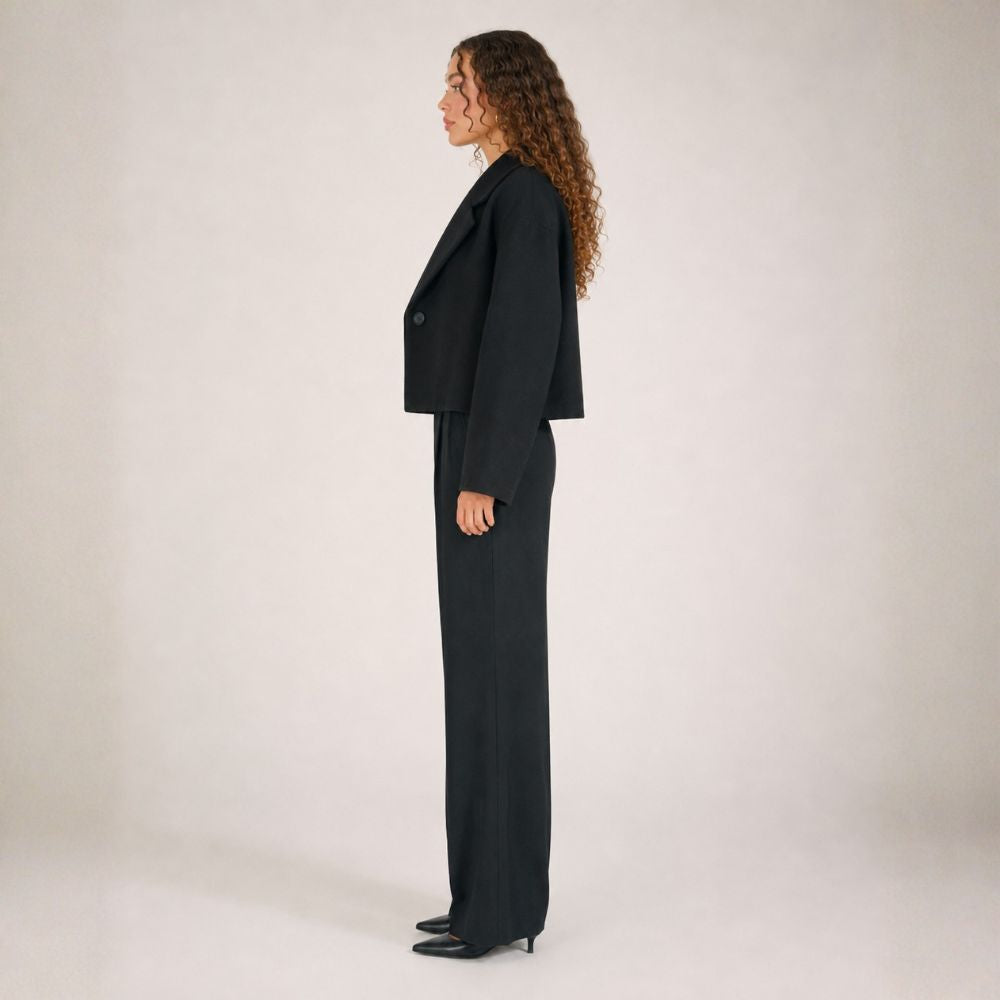 Women’s Jacket Lapel Collar & Gold-Colored Buttons | Autumn Wear