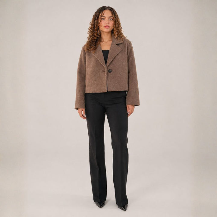 Women’s Jacket Lapel Collar & Gold-Colored Buttons | Autumn Wear