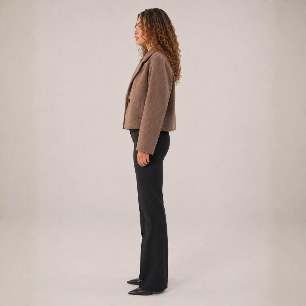 Women’s Jacket Lapel Collar & Gold-Colored Buttons | Autumn Wear