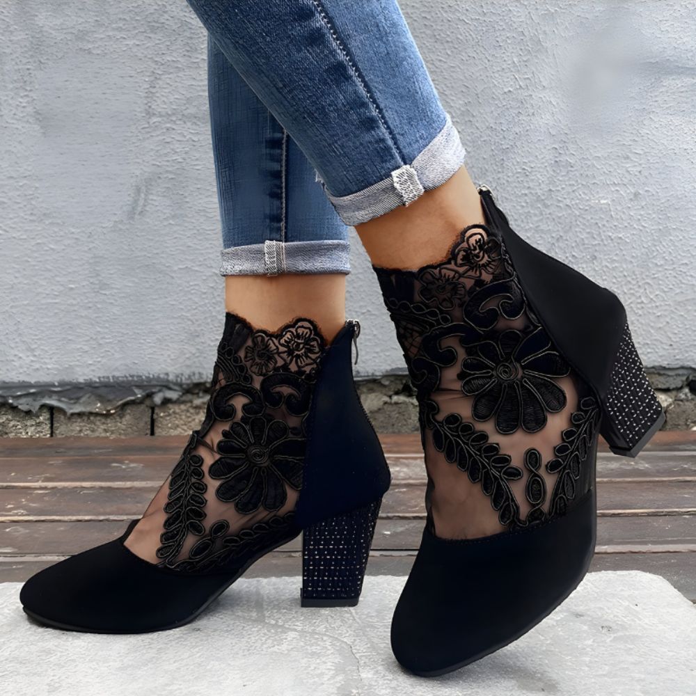 Women’s Breathable Heels | Stylish & Comfortable Everyday Wear