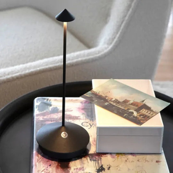 ClarityGlow wireless LED table lamp - Black