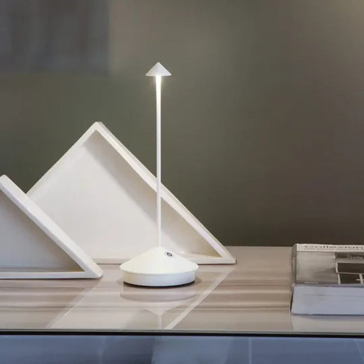 ClarityGlow wireless LED table lamp - Black