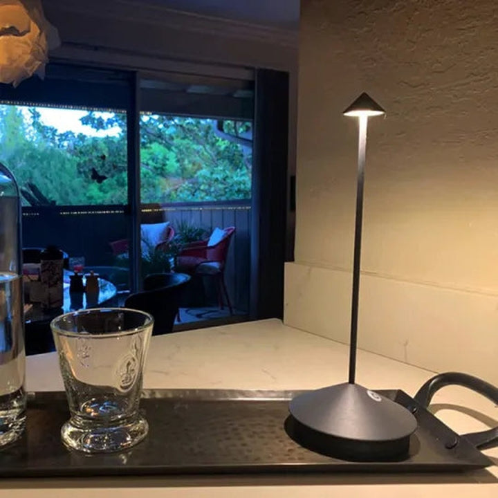 ClarityGlow wireless LED table lamp - Black