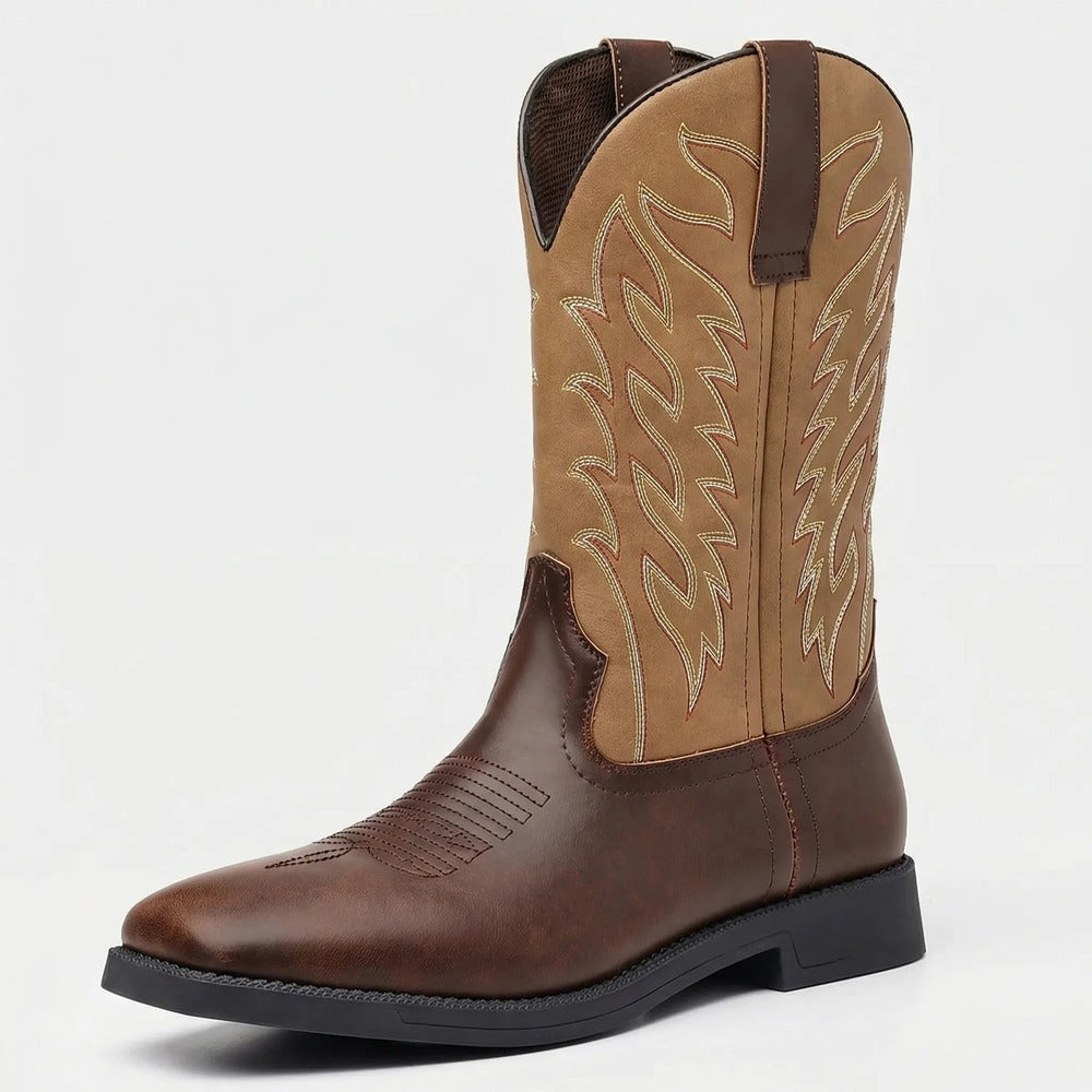 Claude black cowboy-style boots, close-up of pointed toe