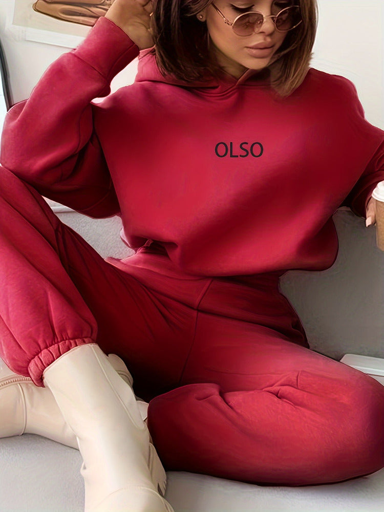 Women's hooded sweatshirt and jogger set in burgundy