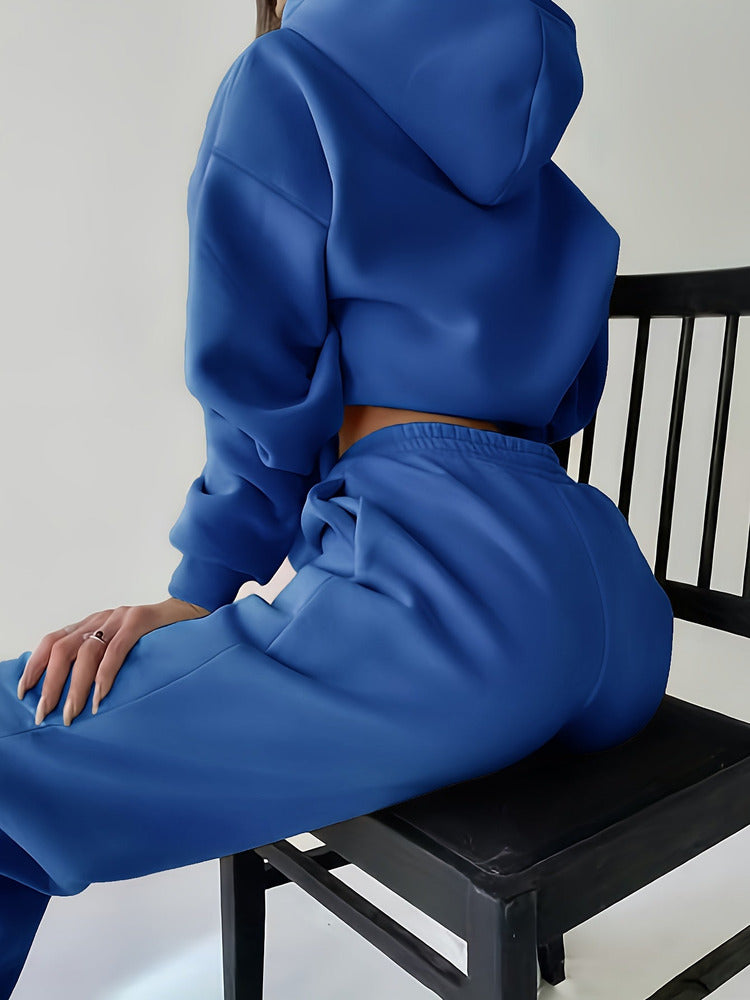 Women's hooded sweatshirt and jogger set