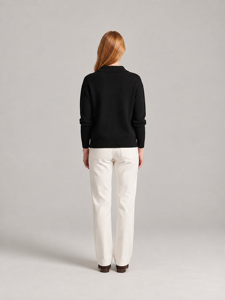 Women's knitted collared jumper with a button placket