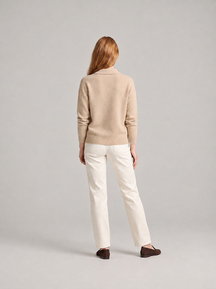 Women's knitted collared jumper with a button placket