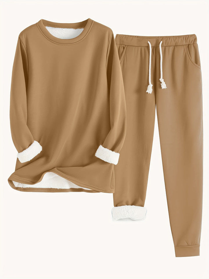 Women's plush-lined sweatshirt and jogger set