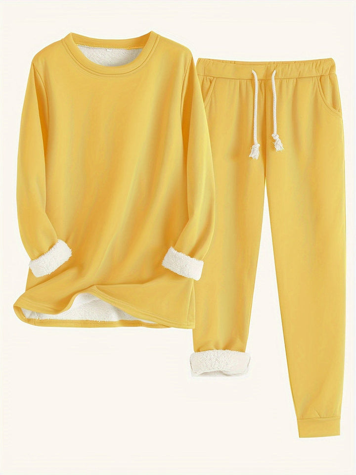 Women's plush-lined sweatshirt and jogger set