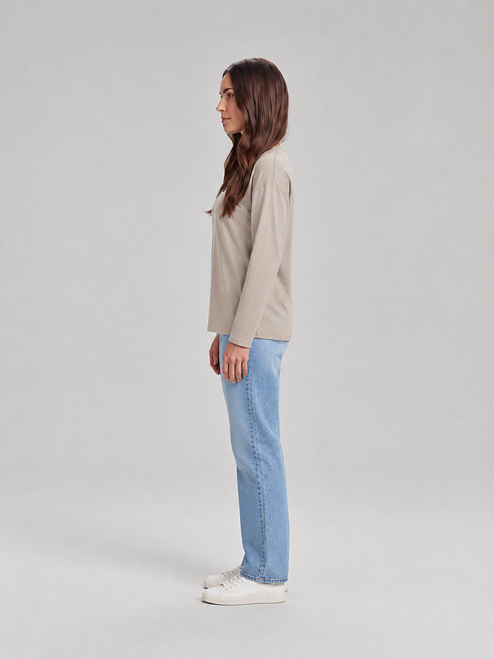 Women's relaxed round neck long sleeve top