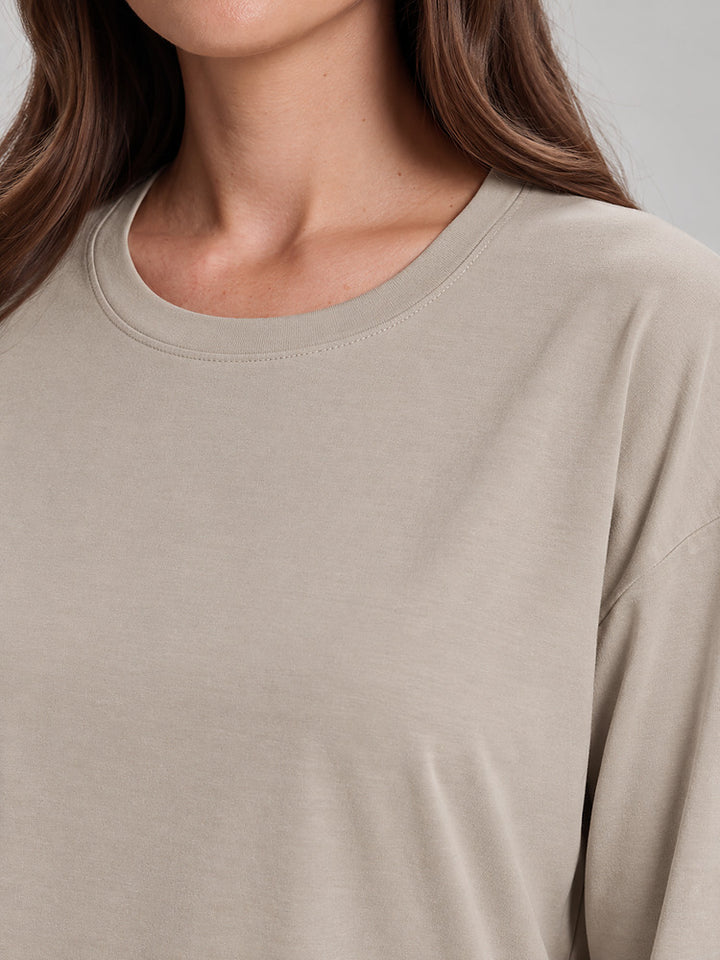 Women's relaxed round neck long sleeve top