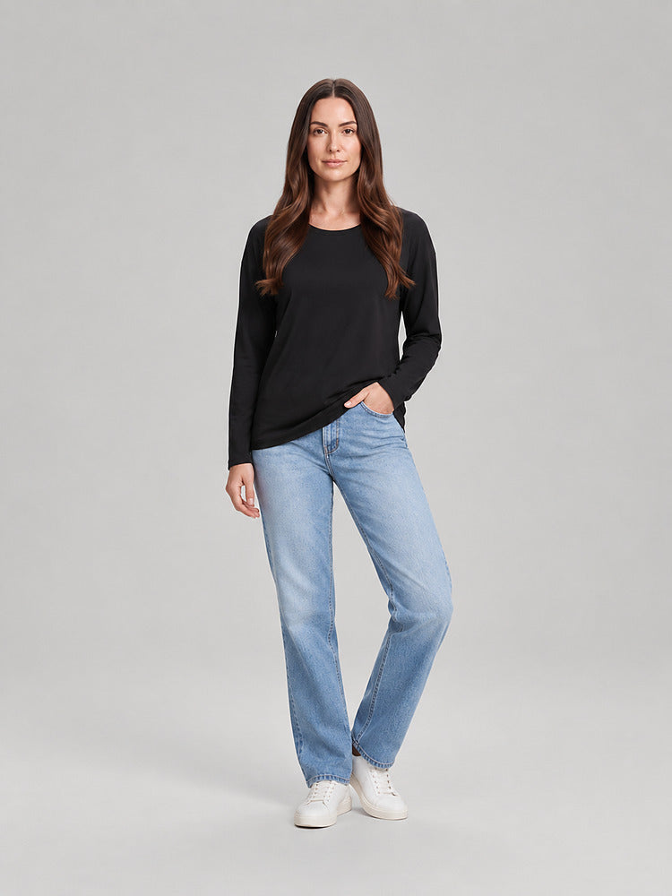 Women's relaxed round neck long sleeve top in black